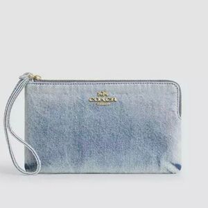 New! SOLDOUT COACH Large Corner Zip Wristlet In Loved Denim